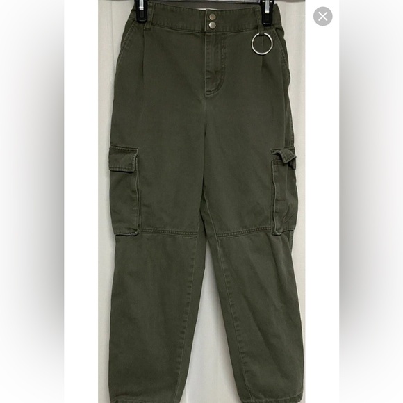 Forever 21 Pants - FOREVER 21 Olive Green Cargo Pants NWOT Size M